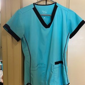 NrG by Barco medical scrubs - size small